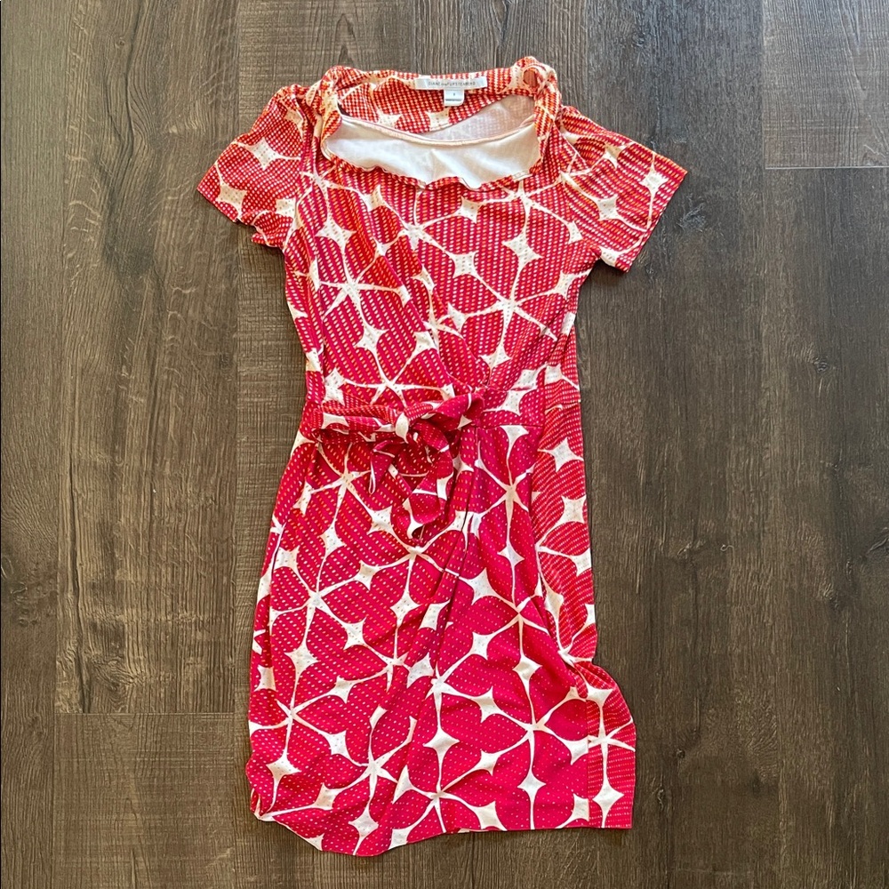 Diane Von Furstenberg Vintage Short Sleeve Dress